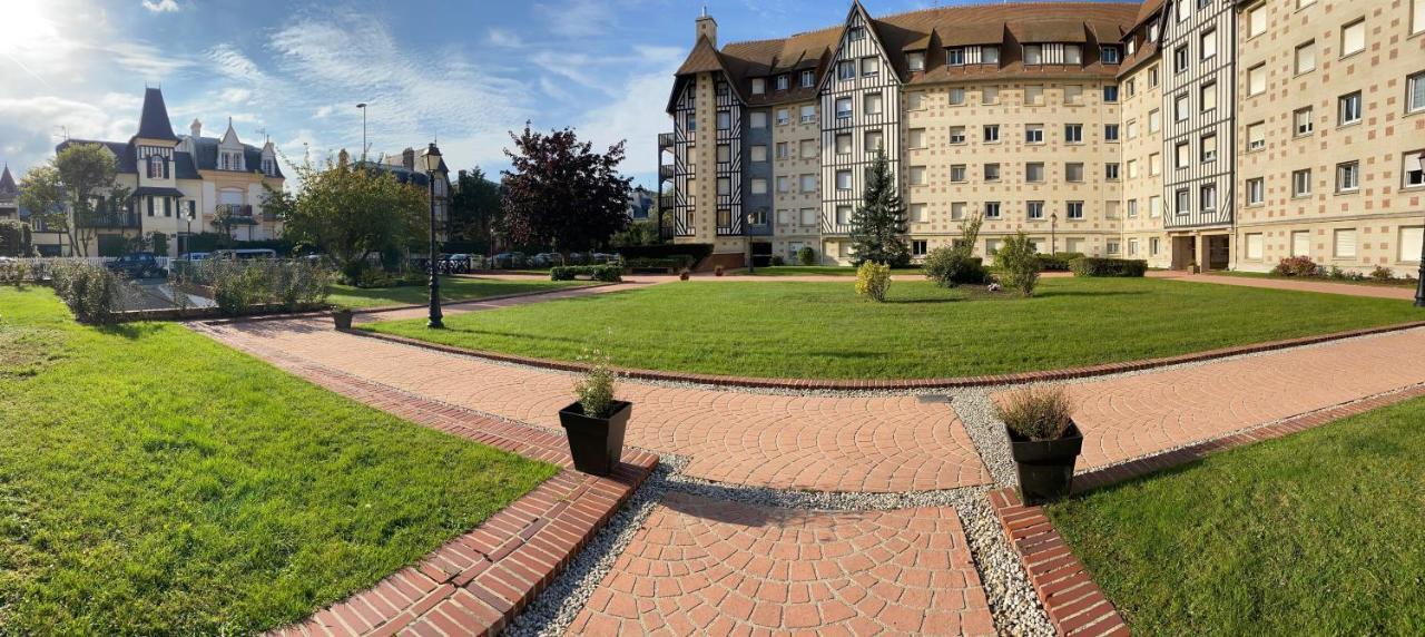 Le Deauvillais Deauville Exterior foto